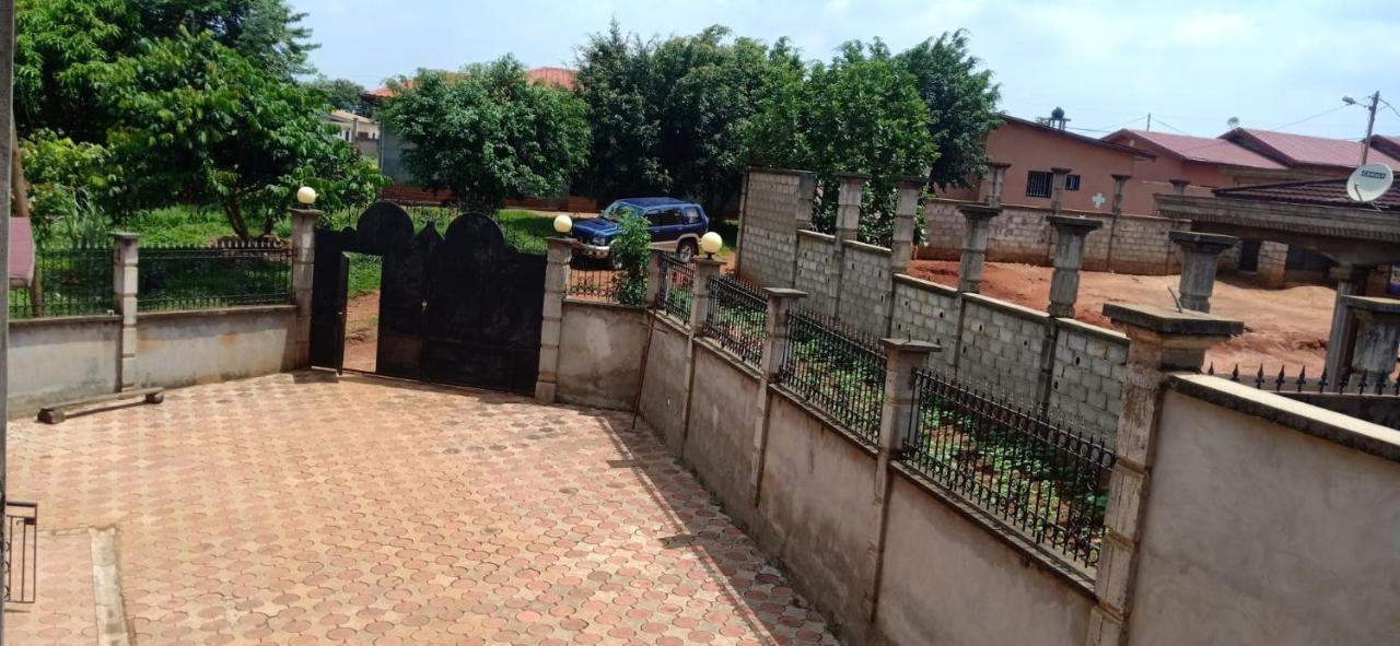 Residence Jeanne A Yaounde Odza Messamengo Exterior foto